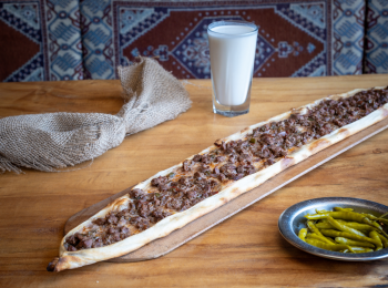 Chop Meat Pide ~ Kuşbaşılı Pide ~